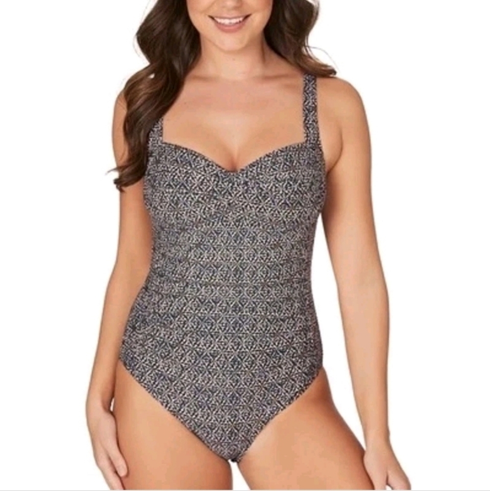 NIP TUCK Nautical Foil Joanne Twist Front Bathing Suit Sz 8 Beach Vacation